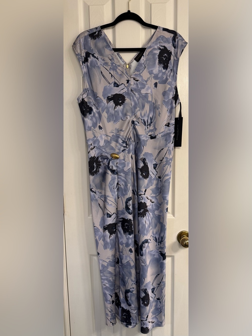 Donna Karan CAP SLEEVE V-NECK PRINTED
MIDI DRESS - Picture 8 of 12